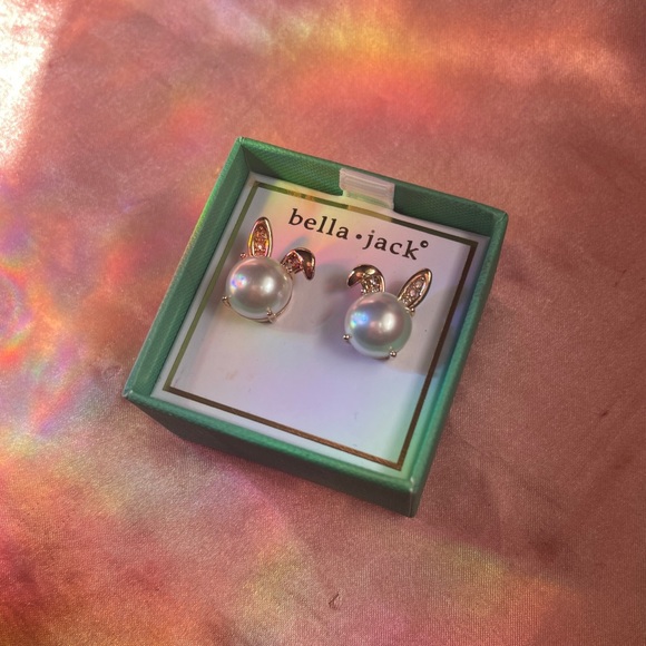 Bella Jack Bunny Pearl Stud Earrings - Picture 2 of 3